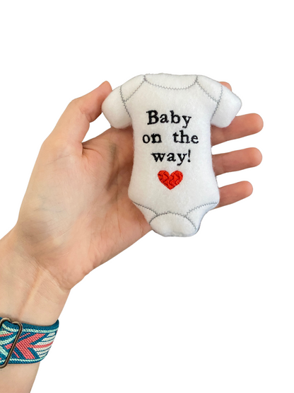 Baby Custom Cat Toy- Pregnancy Announcement, Gender Reveal Personalized Catnip Toy Cat Toys White with heart Custom 4 words maximum + date 
